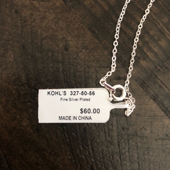 “L” initial Necklace NWT - Picture 3 of 5